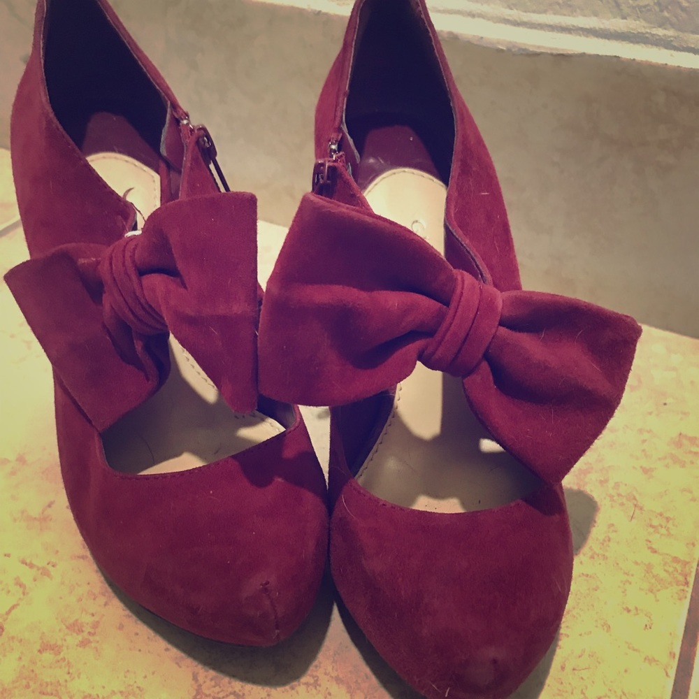 Gianni Bini Suede Heels